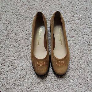Salvatore Ferragamo Suede pumps